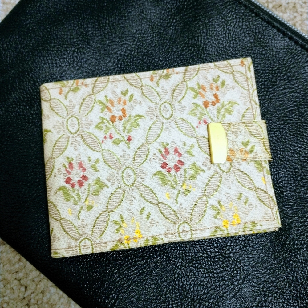 BUNDLE+4 Make-up Bags/ Wallet - Picture 3 of 7